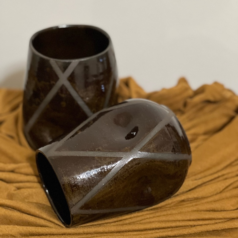 Vases (2) Brown - Picture 8 of 14